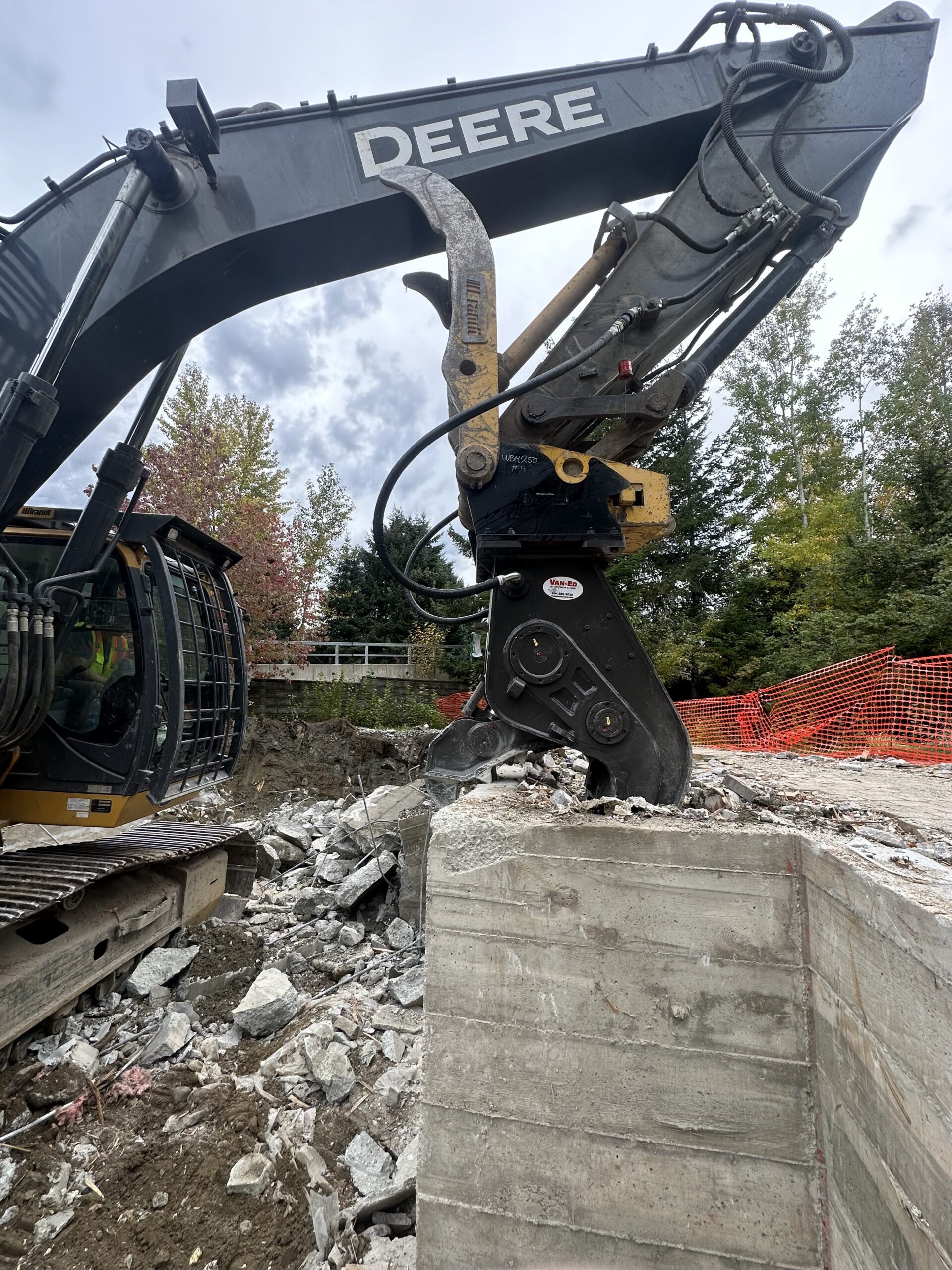 VSP Series Fixed Secondary Pulverizer Demolition